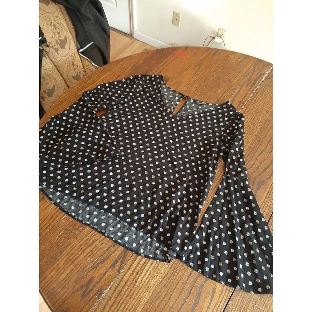Small Express Black Tan White Flared Long Sleeve Blouse